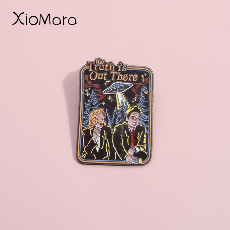 Science Film UFO Enamel Pins C - Science Buddies ulasan dan harga